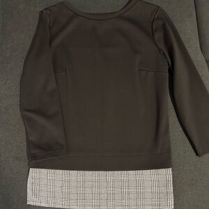 Women's Black and Gray Quarter Sleeve Top